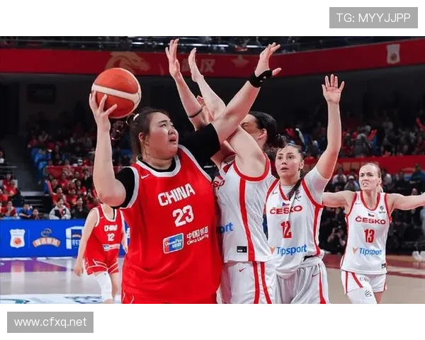 中国女篮大胜马里出线稳了